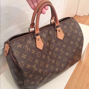 Louis Vuitton Speedy 35... classic Monogram canvas